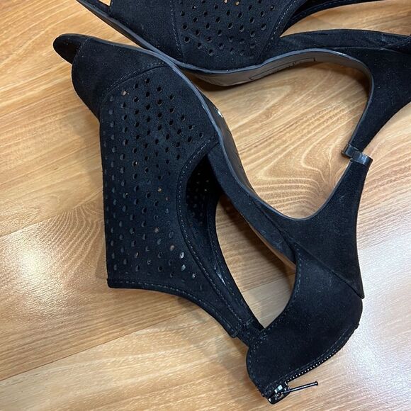 Faux Suede Cut Out Heels Womens 7 - Picture 3 of 8